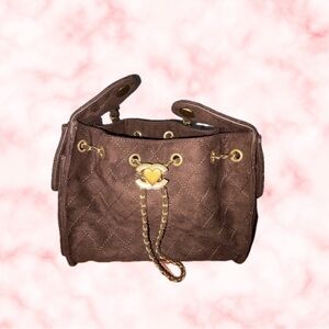 🩷Valentine Special!!🩷
Luxurious Brown Suede Quilted Shoulder Bag with Gold Chain